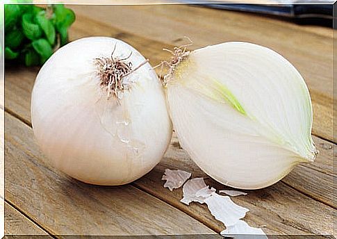 Benefits of onion for corns and blisters