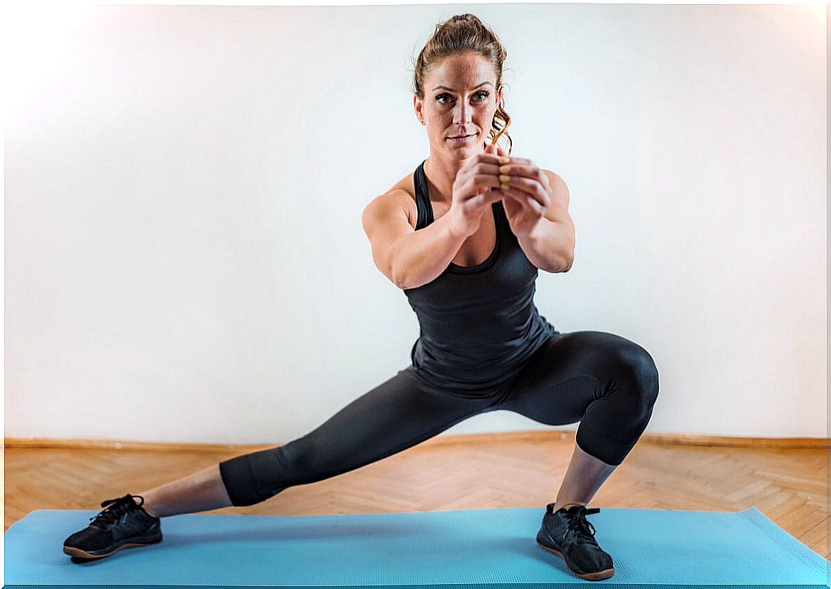 Side squat in HIIT.