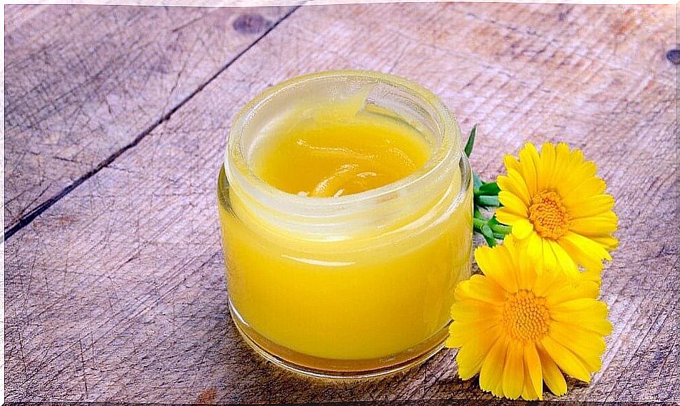 Beeswax and arnica ointment