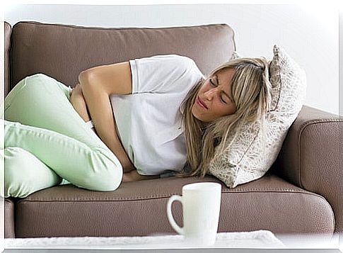 Lying down after eating and other things to avoid if you suffer from gastritis