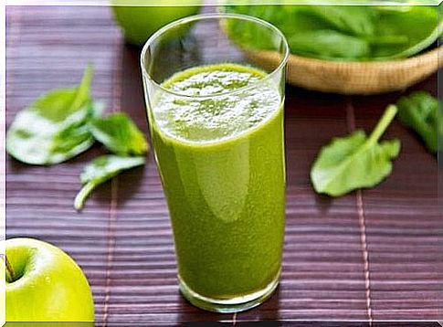 smoothies with green apple