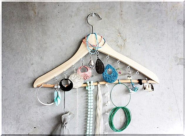 coat rack-earrings