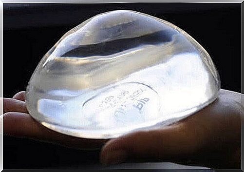 Breast reconstruction implant