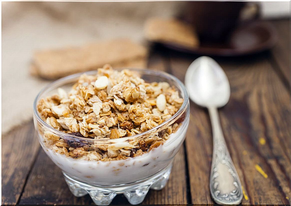 Nut muesli in yogurt.