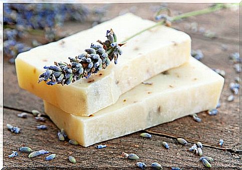 Make a homemade soap for acne skin