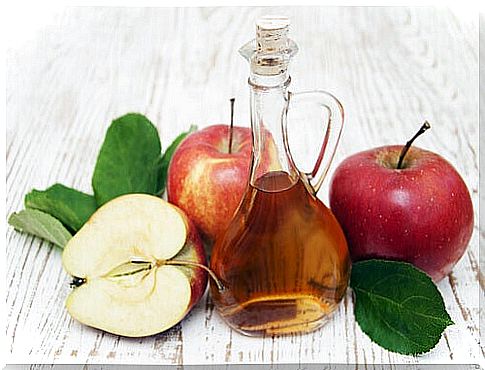 apple cider vinegar in a bottle