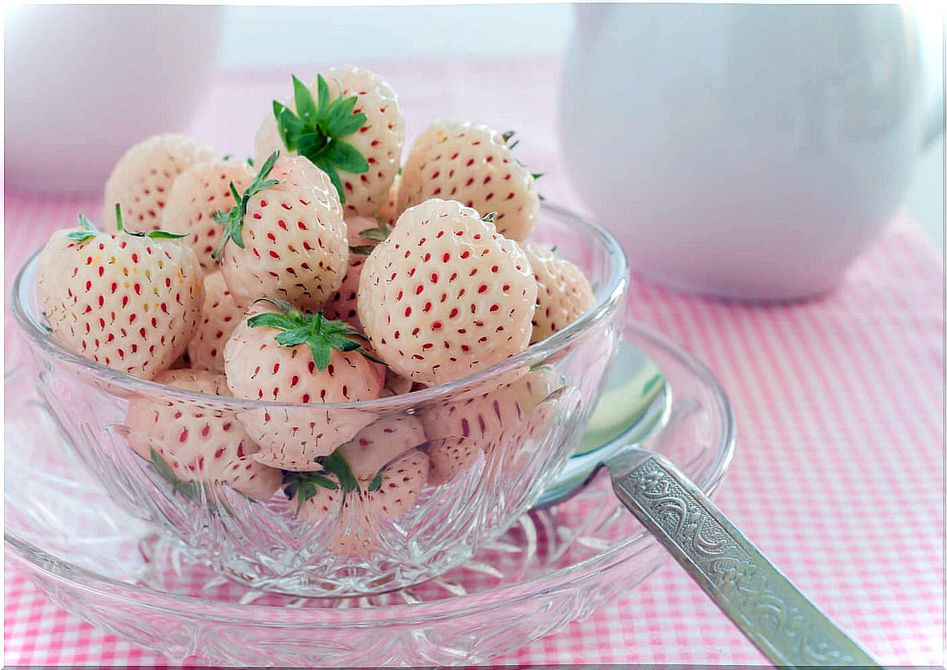 Pineberry, exotic fruit